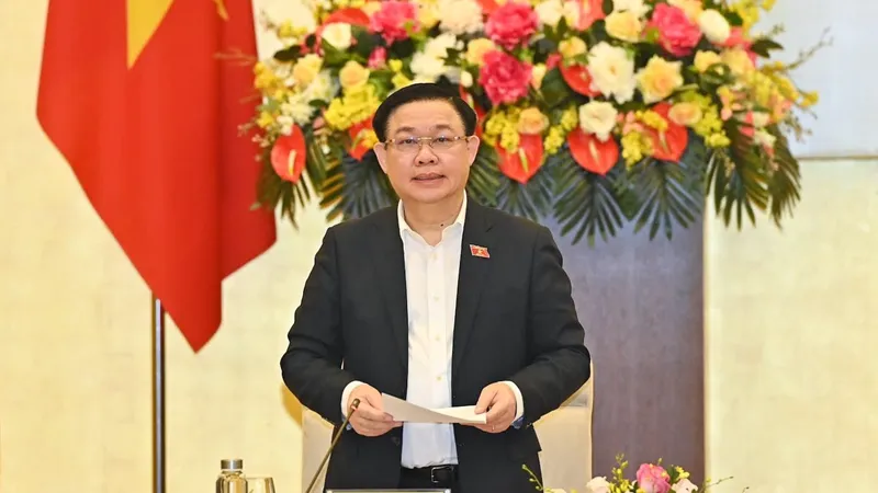 Chủ tịch Quốc hội Vương Đình Huệ phát biểu tại phiên họp. Ảnh: VIẾT CHUNG 