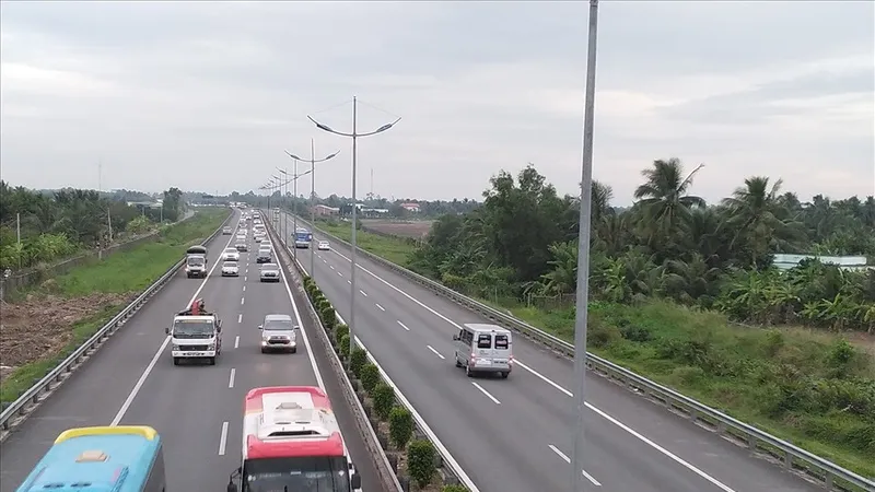 Khi hoàn thành công trình cao tốc này, sẽ có 4 tuyến đường song song trục Bắc-Nam