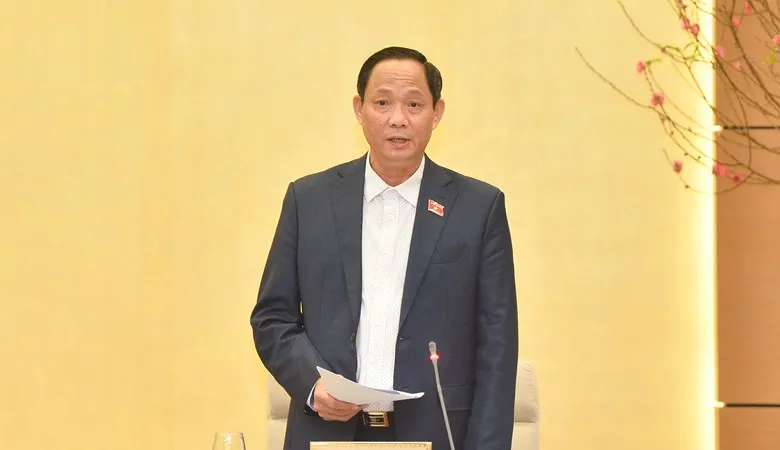 Phó chủ tịch Quốc hội Trần Quang Phương phát biểu trong phiên họp của Ủy ban Thường vụ Quốc hội 
