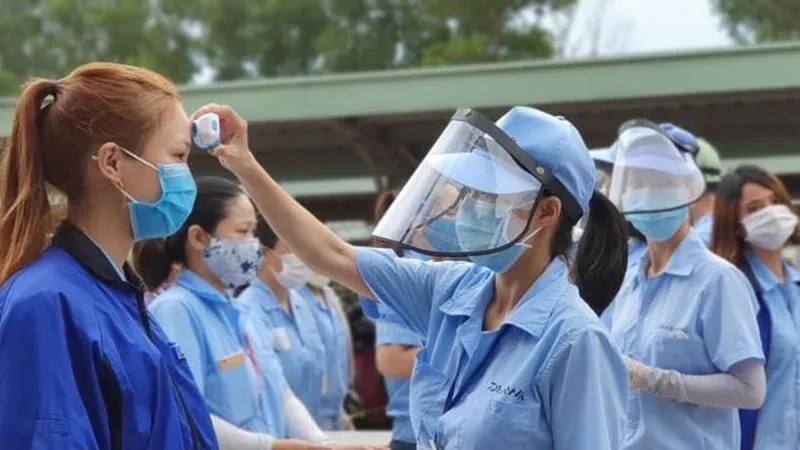 Nhiều lao động điều trị Covid-19 tại nhà gặp khó khăn khi xin giấy chứng nhận ​
