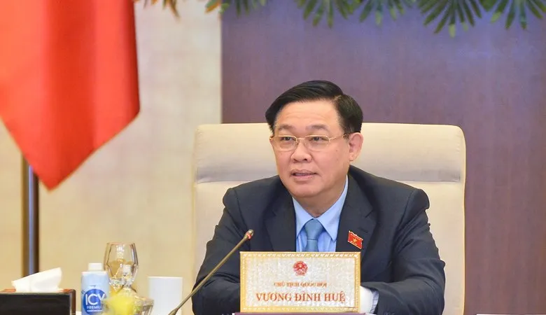 Chủ tịch Quốc hội Vương Đình Huệ yêu cầu tiếp tục rà soát và làm rõ các quy định về hợp đồng bảo hiểm