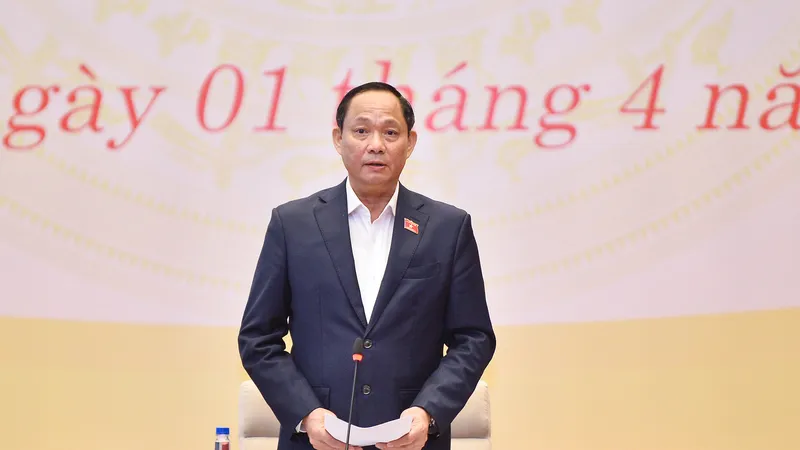 Phó Chủ tịch Quốc hội, Thượng tướng Trần Quang Phương điều hành phiên họp