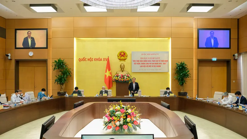 Phó Chủ tịch Quốc hội Trần Quang Phương điều hành phiên họp
