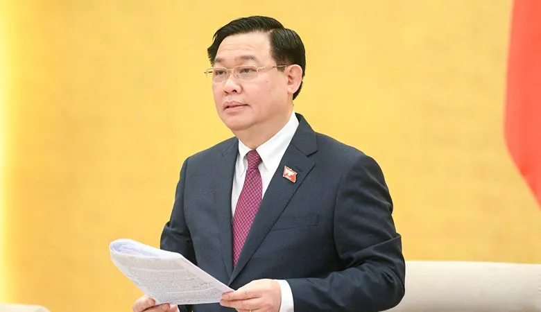 Chủ tịch Quốc hội Vương Đình Huệ phát biểu khai mạc phiên họp. Ảnh: QUANG PHÚC