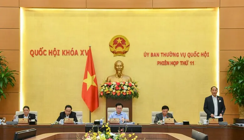Phó Chủ tịch Quốc hội Trần Quang Phương điều hành phiên họp UBTVQH chiều 11-5