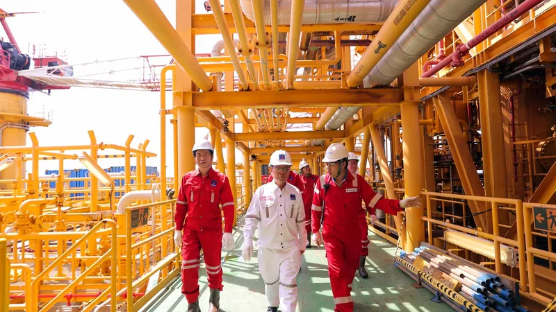 Các chuyên gia đề nghị thiết kế chính sách thưởng ưu đãi cho nhà đầu tư trong thăm dò, khai thác dầu khí