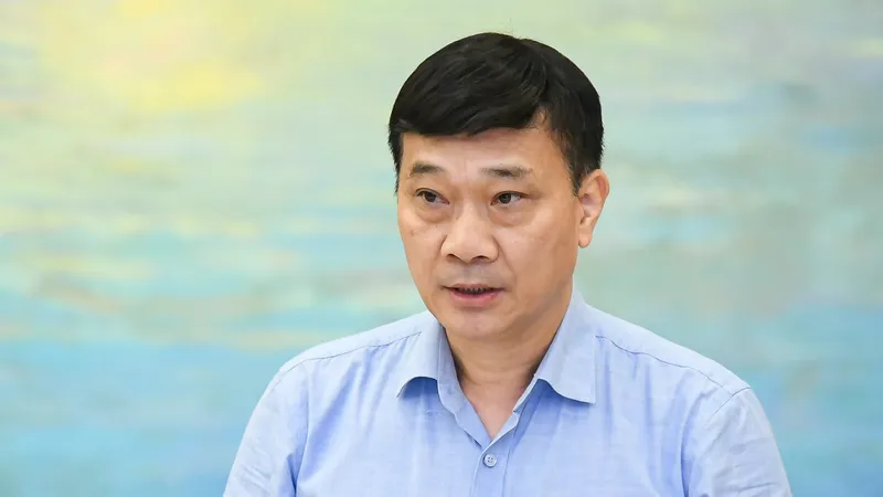Chủ nhiệm Ủy ban Kinh tế Vũ Hồng Thanh báo cáo tại phiên họp