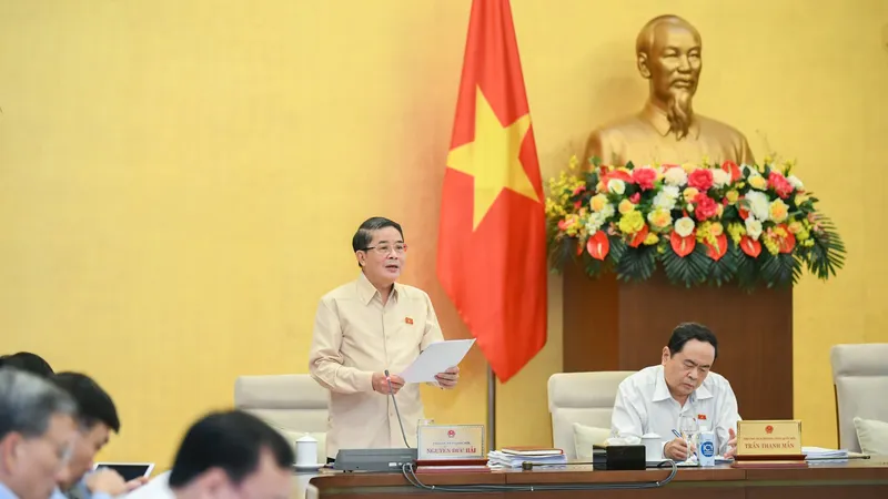 Phó Chủ tịch Quốc hội Nguyễn Đức Hải điều hành phiên họp