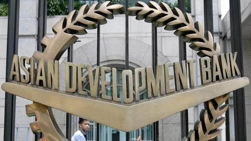 Ngân hàng Phát triển châu Á (ADB) được thành lập năm 1966, thuộc sở hữu của 68 thành viên, trong đó có 49 thành viên trong khu vực