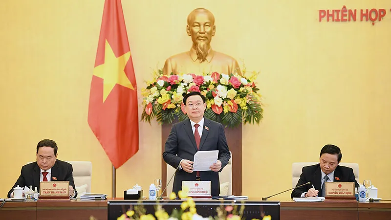 Chủ tịch Quốc hội Vương Đình Huệ phát biểu khai mạc phiên họp. Ảnh: VIẾT CHUNG