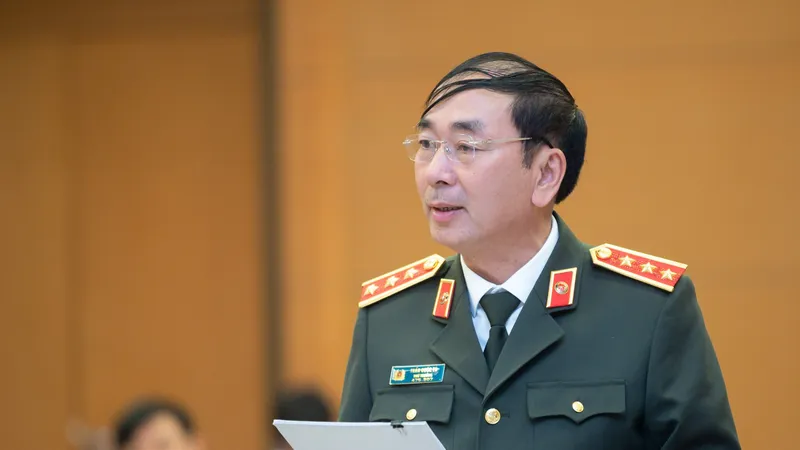 Thứ trưởng Bộ Công an Trần Quốc Tỏ