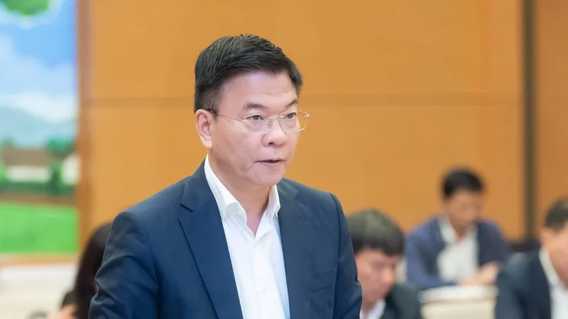Bộ trưởng Bộ Tư pháp Lê Thành Long trình bày về chương trình xây dựng luật, pháp lệnh 