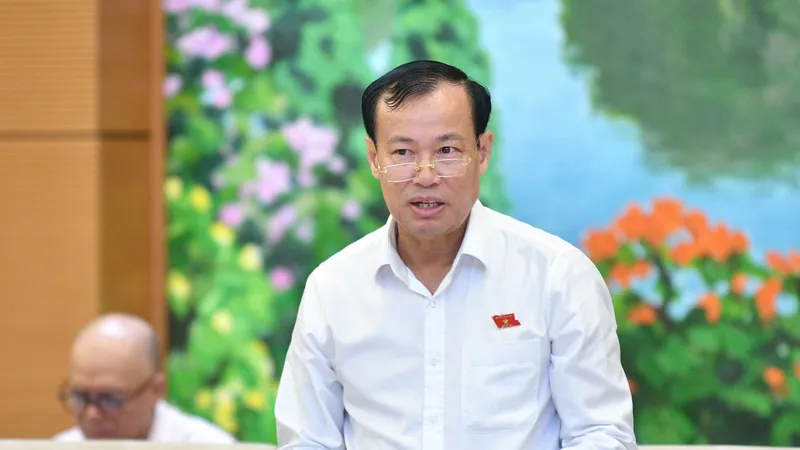 Chủ nhiệm Ủy ban Quốc phòng và An ninh Lê Tấn Tới 