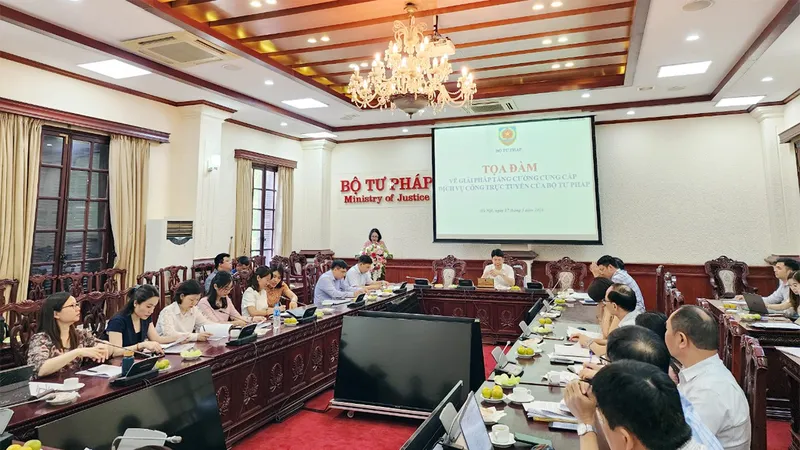 Quang cảnh buổi tọa đàm 