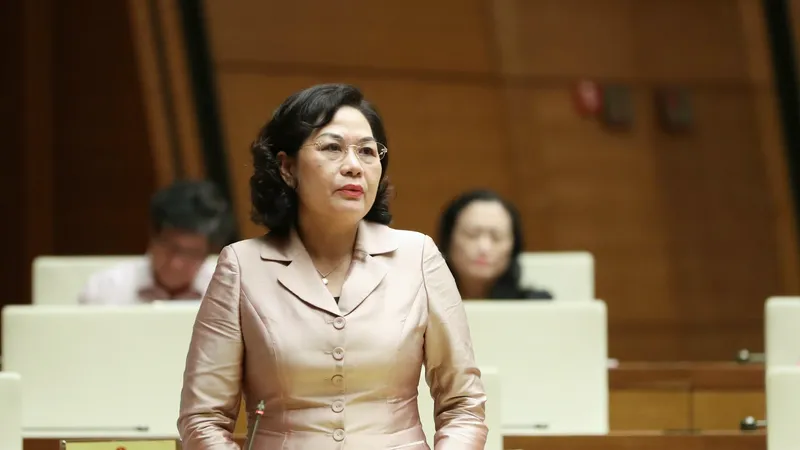 Thống đốc Ngân hàng Nhà nước Nguyễn Thị Hồng phát biểu tại phiên họp. Ảnh: QUANG PHÚC