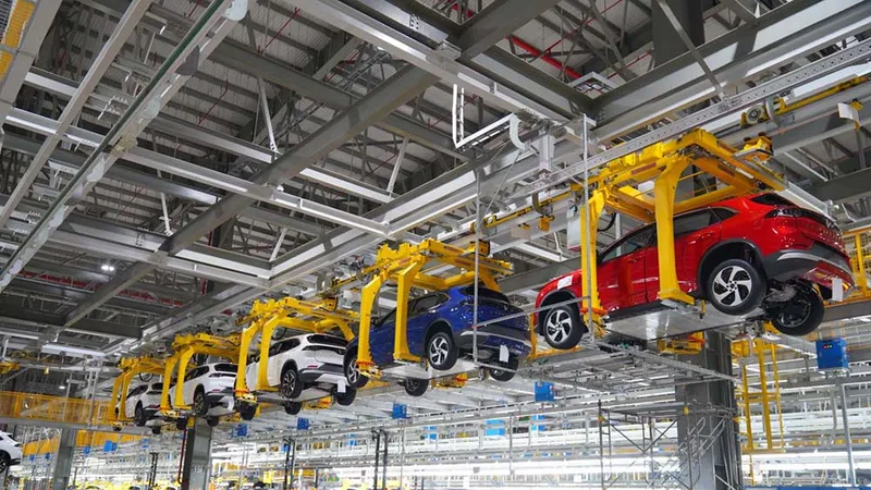 Chính sách giảm 50% lệ phí trước bạ với ô tô sản xuất, lắp ráp trong nước được áp dụng từ ngày 1-7-2023