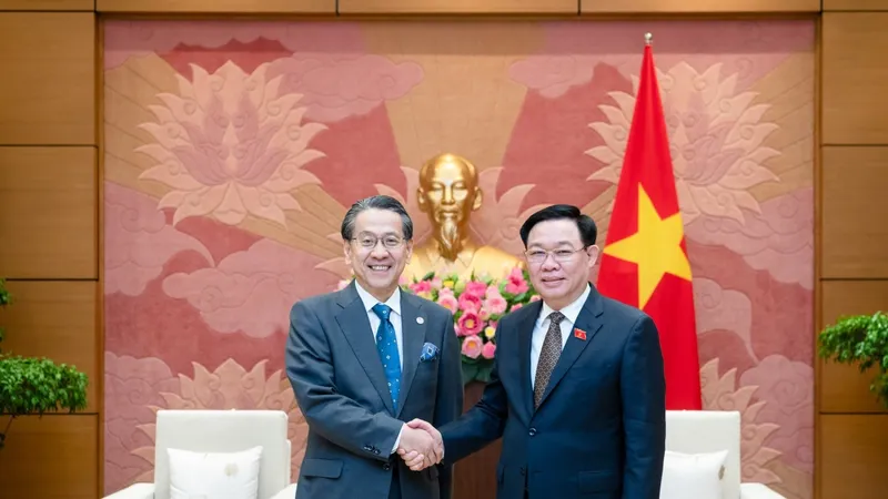 Chủ tịch Quốc hội Vương Đình Huệ đón tiếp ông Maeda Tadashi, Chủ tịch HĐQT Ngân hàng hợp tác Quốc tế Nhật Bản (JBIC) tại Nhà Quốc hội