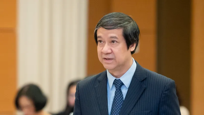 Bộ trưởng Bộ GD-ĐT Nguyễn Kim Sơn nêu quan điểm với đoàn giám sát 