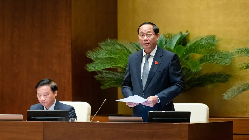 Phó Chủ tịch Quốc hội Trần Quang Phương điều hành phiên họp. Ảnh: VIẾT CHUNG 