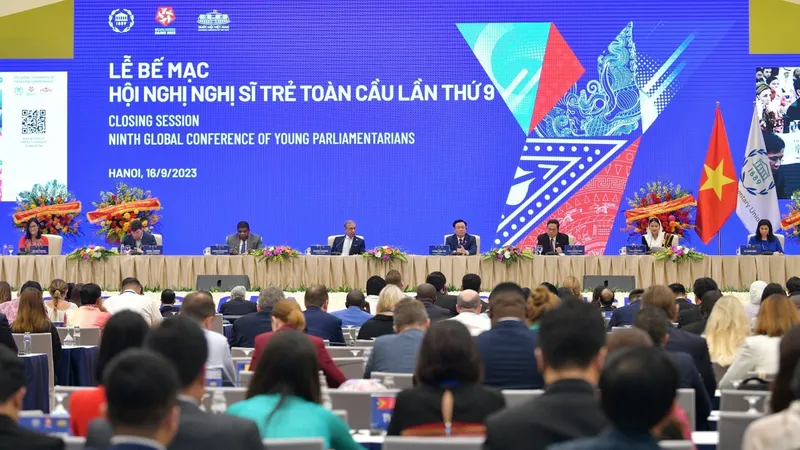 Quang cảnh phiên họp bế mạc