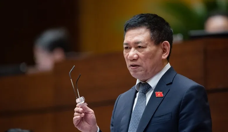 Bộ trưởng Bộ Tài chính Hồ Đức Phớc khẳng định, các chỉ tiêu nợ công, nợ Chính phủ, nợ nước ngoài của quốc gia, nghĩa vụ trả nợ trực tiếp của Chính phủ nằm trong phạm vi Quốc hội cho phép