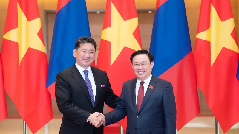 Chủ tịch Quốc hội Vương Đình Huệ và Tổng thống Mông Cổ Ukhnaagiin Khurelsukh tại Nhà Quốc hội