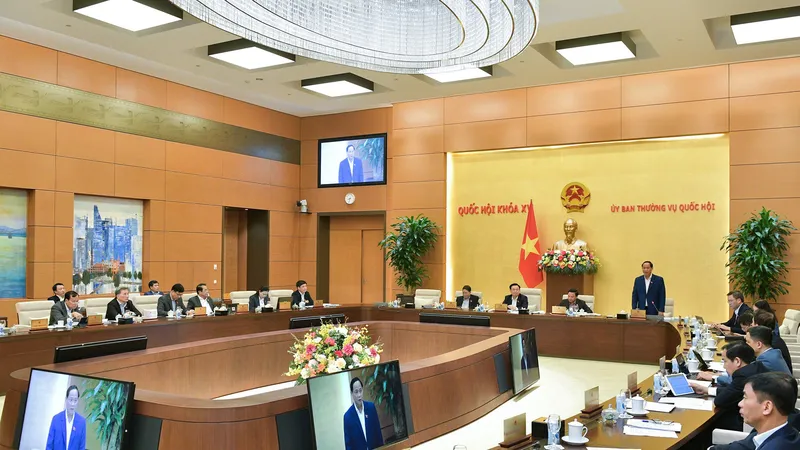 Ủy ban Thường vụ Quốc hội thảo luận một số nội dung lớn tiếp thu, giải trình, chỉnh lý và phương án thông qua dự thảo Luật Đất đai (sửa đổi) 