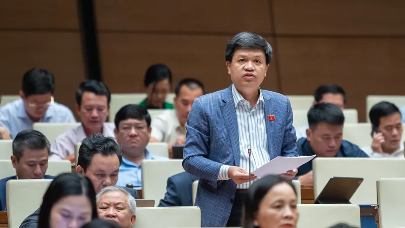 Đại biểu Tạ Đình Thi (Hà Nội). Ảnh: VIẾT CHUNG 