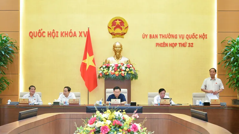 Phó Chủ tịch Quốc hội Trần Quang Phương điều hành phiên thảo luận