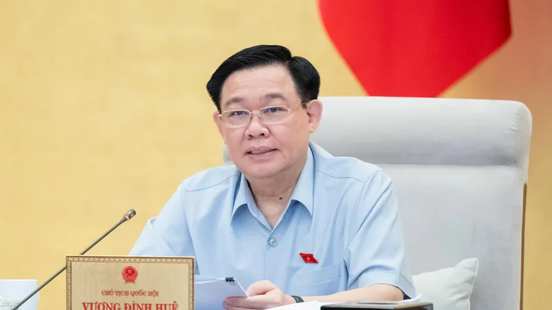 Chủ tịch Quốc hội Vương Đình Huệ phát biểu tại phiên họp