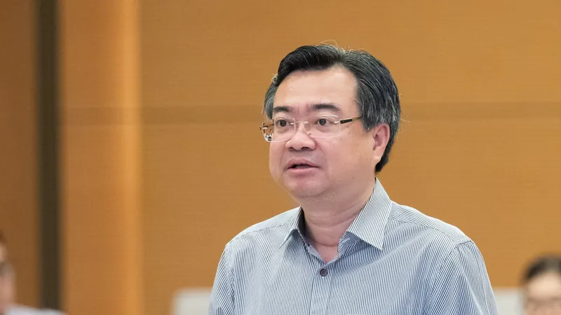 Bộ trưởng Bộ Xây dựng Nguyễn Thanh Nghị trình bày Tờ trình dự án Luật Quy hoạch đô thị và nông thôn