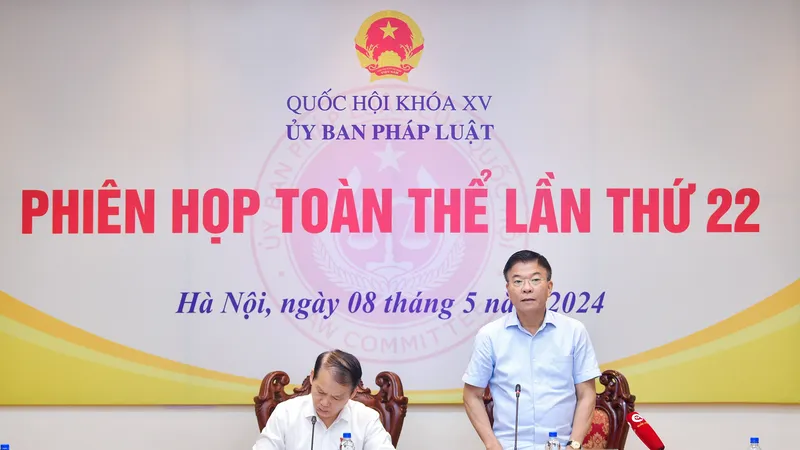 Cân nhắc kỹ việc bỏ quy định về địa hạt công chứng đối với bất động sản