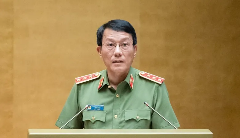 Bộ trưởng Bộ Công an Lương Tam Quang trình bày về dự án Luật Phòng cháy, chữa cháy và cứu nạn, cứu hộ (PCCC và CNCH)