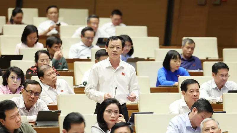 ĐB Nguyễn Tri Thức (TPHCM), Giám đốc bệnh viện Chợ Rẫy. Ảnh: QUANG PHÚC 