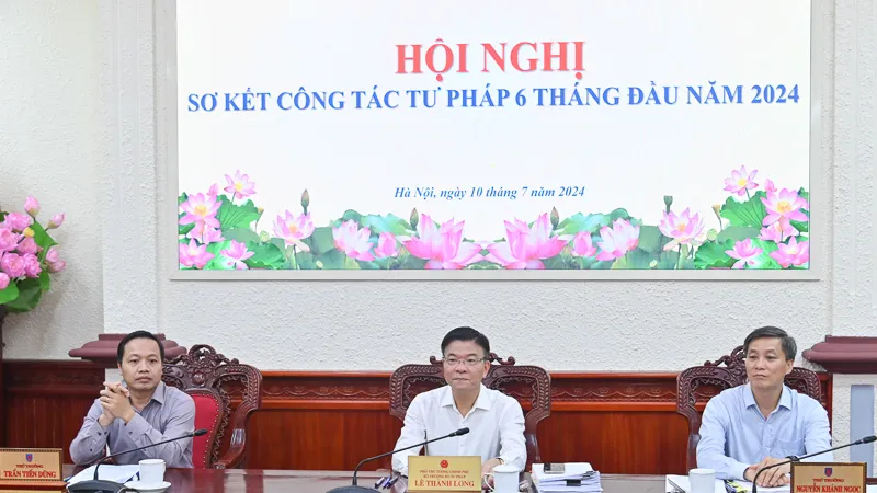 Phó Thủ tướng Chính phủ, Bộ trưởng Bộ Tư pháp Lê Thành Long chủ trì hội nghị. Ảnh: Cổng Thông tin điện tử Bộ Tư pháp