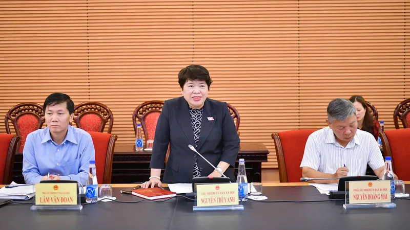 Đề xuất ban hành chính sách bảo trợ xã hội đối với hộ nghèo không có khả năng lao động