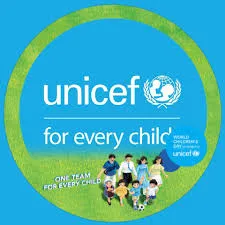 UNICEF cho biết sẽ tiếp tục cung cấp viên lọc nước, bồn chứa nước, bộ lọc gốm, dung dịch rửa tay khô và xà phòng... cho đồng bào bị thiên tai tại Việt Nam 