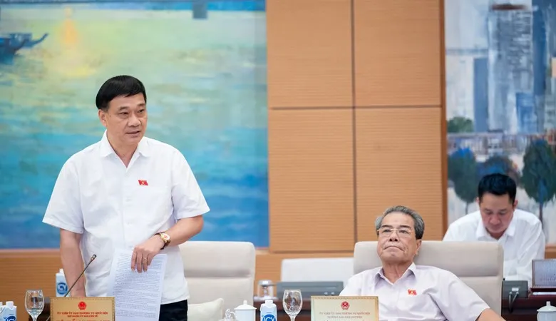 Chủ nhiệm Ủy ban Kinh tế Vũ Hồng Thanh lo ngại về ý thức của một bộ phận người tham gia giao thông