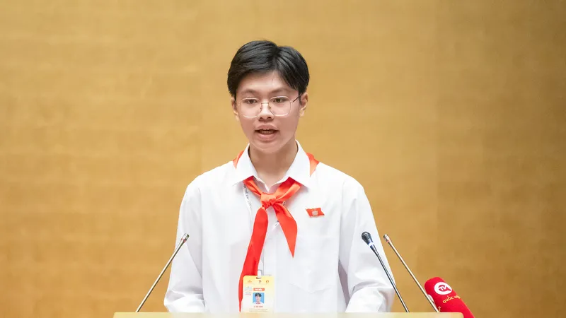 Chủ tịch “Quốc hội trẻ em” Lê Gia Vinh phát biểu khai mạc 