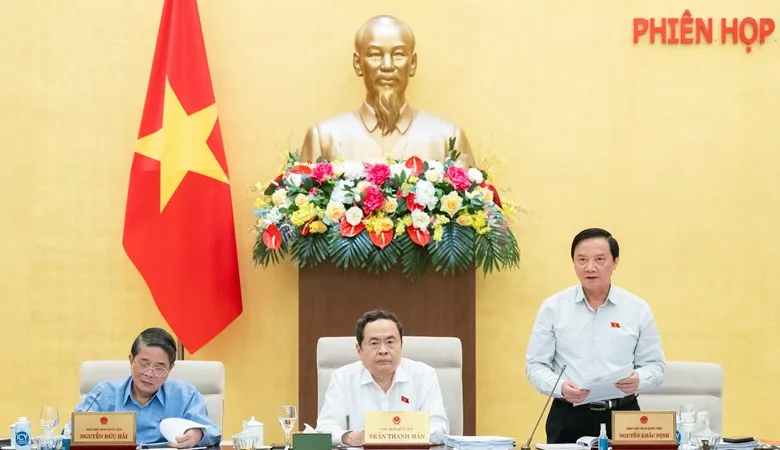 Phó Chủ tịch Quốc hội Nguyễn Khắc Định kết luận nội dung thảo luận 