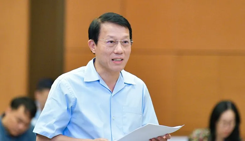 Bộ trưởng Bộ Công an Lương Tam Quang trình bày tờ trình về dự án Luật Dữ liệu 
