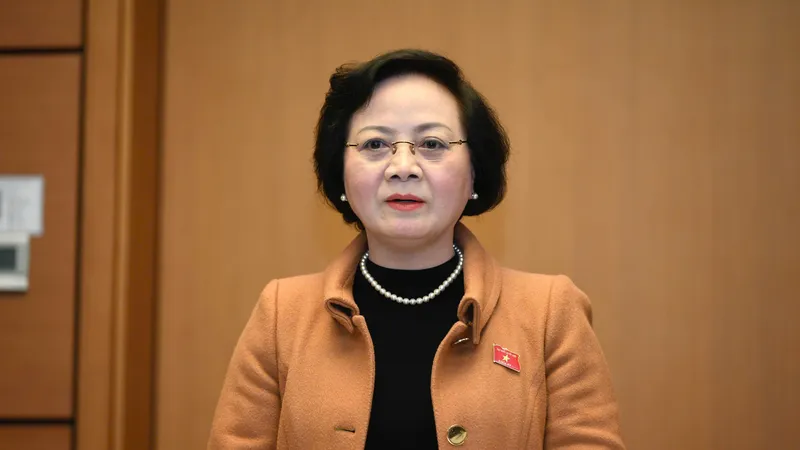 Bộ trưởng Bộ Nội vụ Phạm Thị Thanh Trà (ĐBQH tỉnh Yên Bái) phát biểu tại phiên họp tổ. Ảnh: QUANG PHÚC 