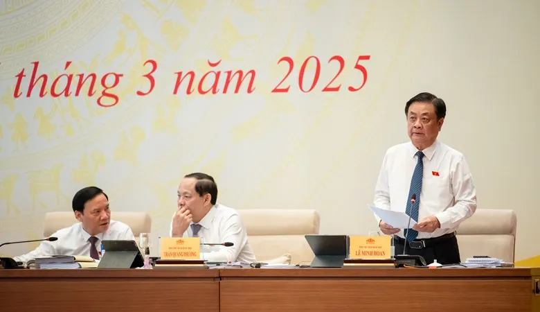 Phó Chủ tịch Quốc hội Lê Minh Hoan kết luận nội dung thảo luận 