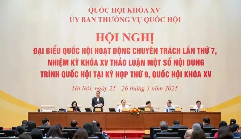 Phó Chủ tịch Quốc hội Nguyễn Đức Hải điều hành phiên thảo luận 