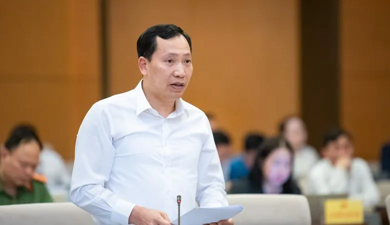 Thứ trưởng Bộ Công an Lê Văn Tuyến báo cáo về dự án Luật Dẫn độ 