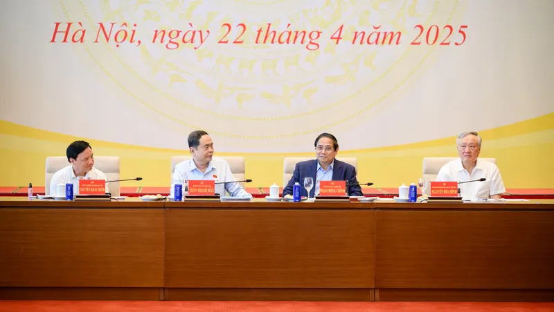 Bí thư Đảng ủy Quốc hội, Chủ tịch Quốc hội Trần Thanh Mẫn và Bí thư Đảng ủy Chính phủ, Thủ tướng Chính phủ Phạm Minh Chính chủ trì Hội nghị. Ảnh: VIẾT CHUNG