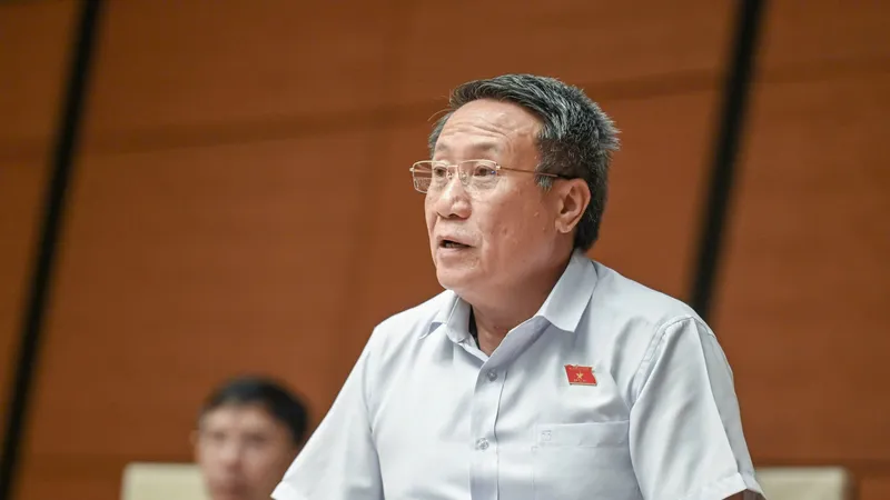 ĐB Hà Sỹ Đồng (Quảng Trị) nhận định, điều kiện để DN được phát hành trái phiếu riêng lẻ là vấn đề có nhiều ý kiến tranh luận. Ảnh: VIẾT CHUNG