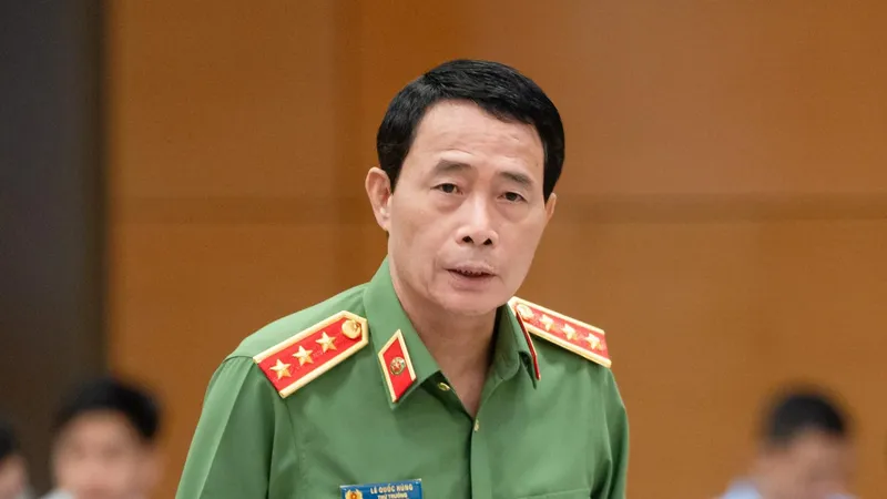 Thượng tướng Lê Quốc Hùng, Thứ trưởng Bộ Công an báo cáo tại phiên họp 