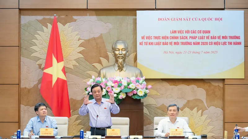Phó Chủ tịch Quốc hội Lê Minh Hoan chủ trì cuộc làm việc