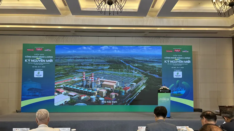 Quang cảnh diễn đàn 